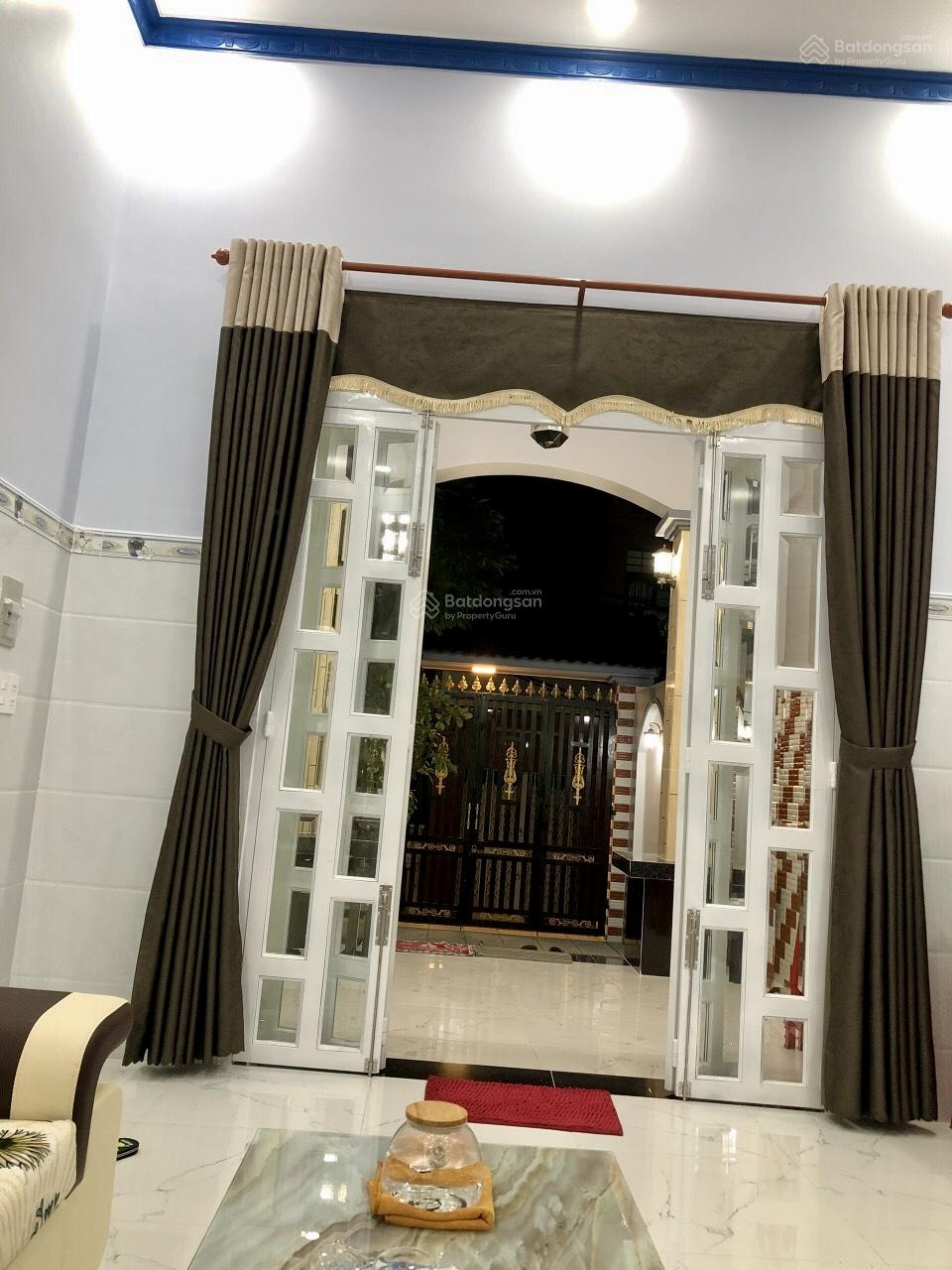 Kẹt tiền bán gấp nhà đẹp (DT đất: 175m2) ngay thị trấn Tân Túc - UBND Huyện Bình Chánh. Giá: 8 tỷ