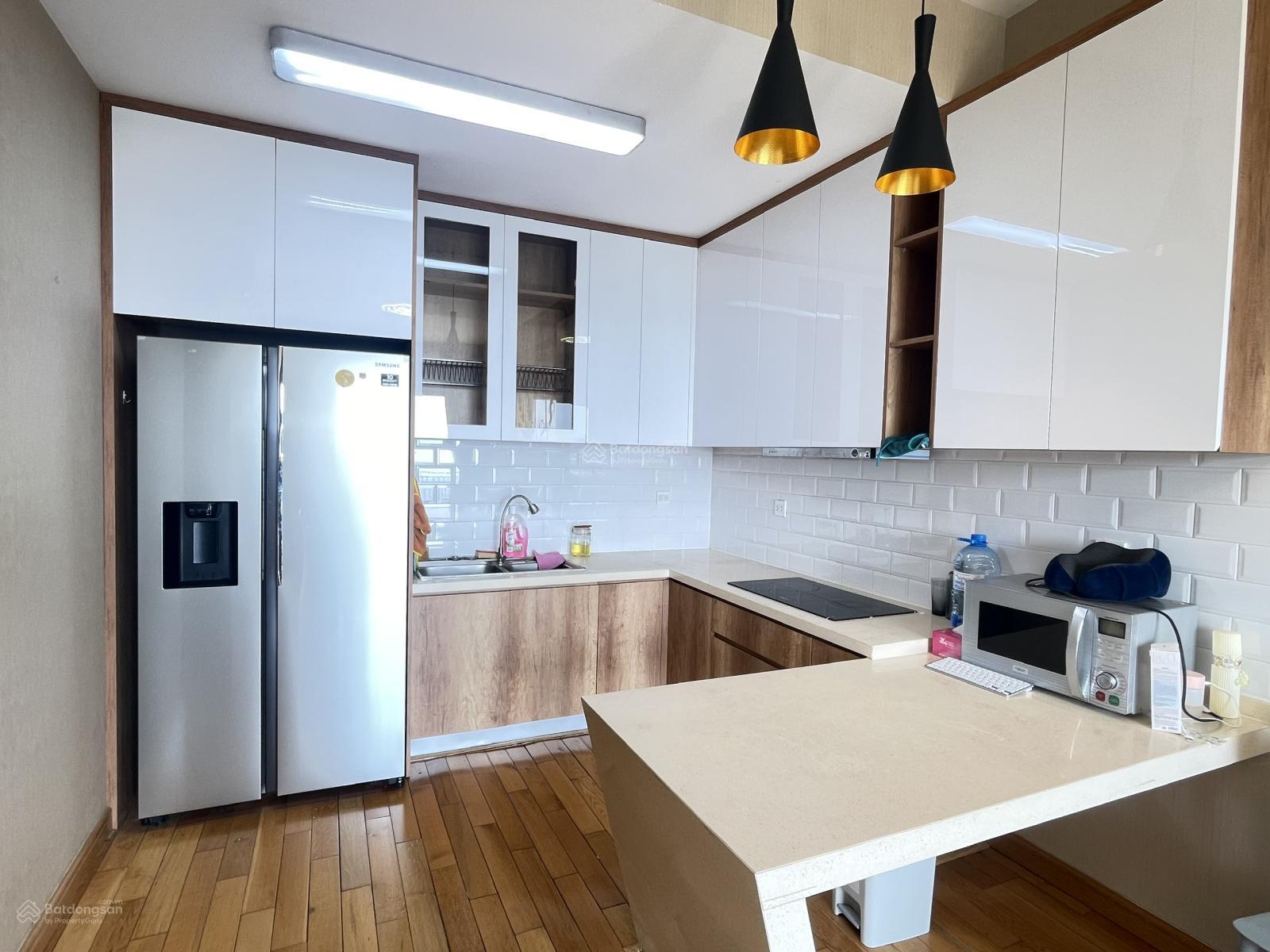 Sẵn sổ hồng - Bán căn 2PN tầng cao, view sông Đông Nam thoáng mát The Sun Avenue