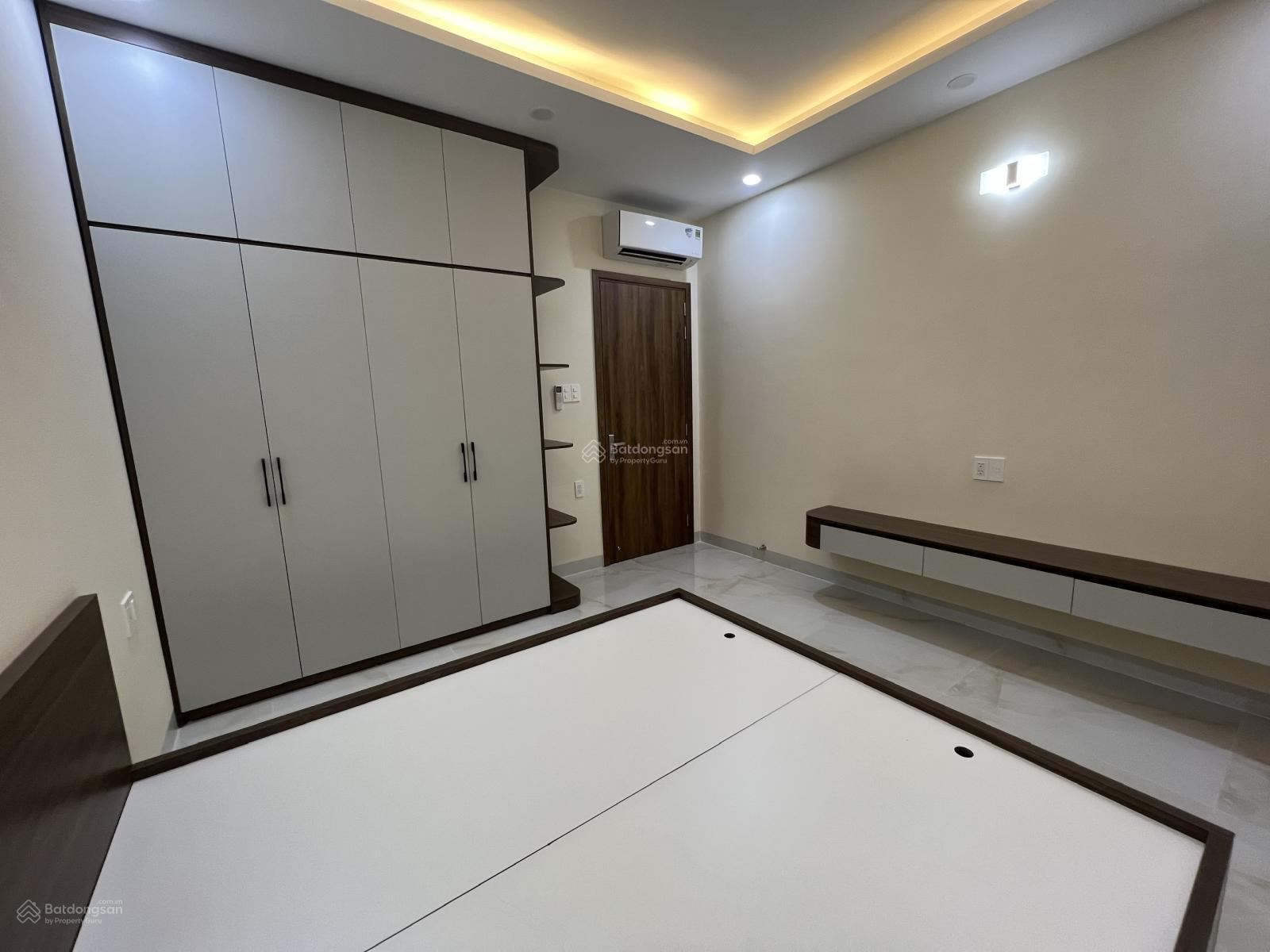 Cho thuê nhà phố KDC 1181 Lê Văn Lương Phước Kiển DT 80m2 trệt 2lầu st full NT giá 23tr/tháng.