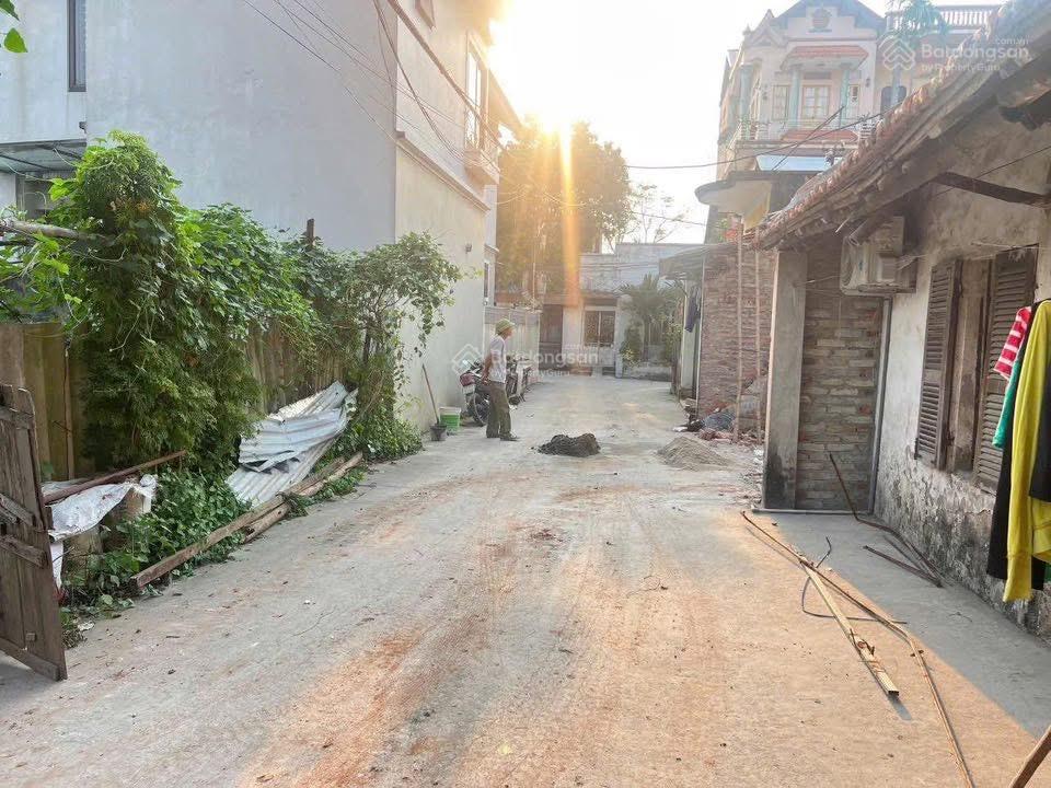Nhỉnh 4 tỷ thôi ạ. Có 98.7m mặt tiền cực rộng. Tại khánh tân - sài sơn