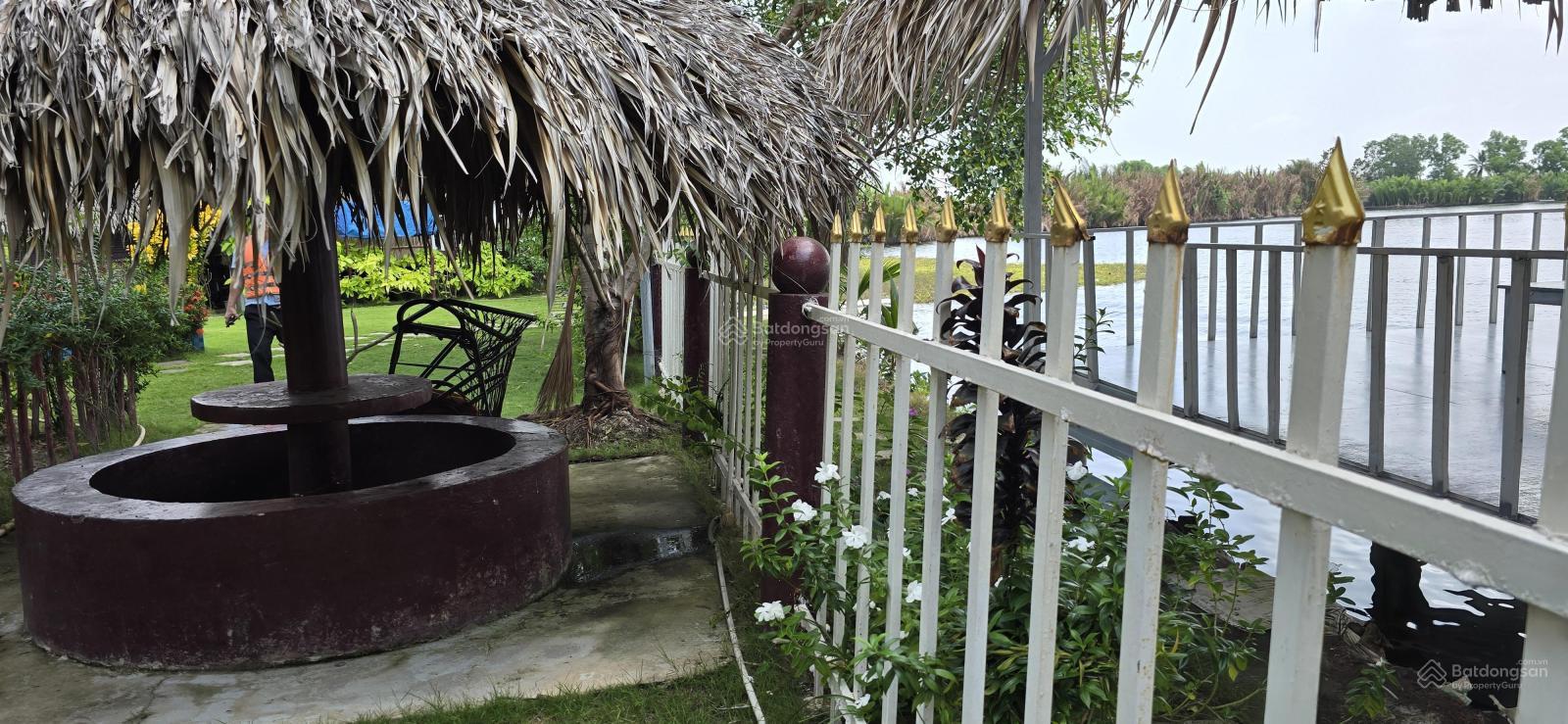 Cực hiếm 1 lô duy nhất 1000m2 mặt sông lớn kế KDL The River Home. Cách Q2 - Q7 5km. Giá 2.3 tỷ. SHR