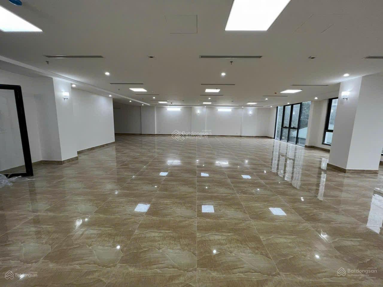 Chính chủ cho thuê nhà Võ Chí Công - Xuân La 90m x 7 tầng Thông Sàn Thang Máy MT 8M GIÁ 48tr