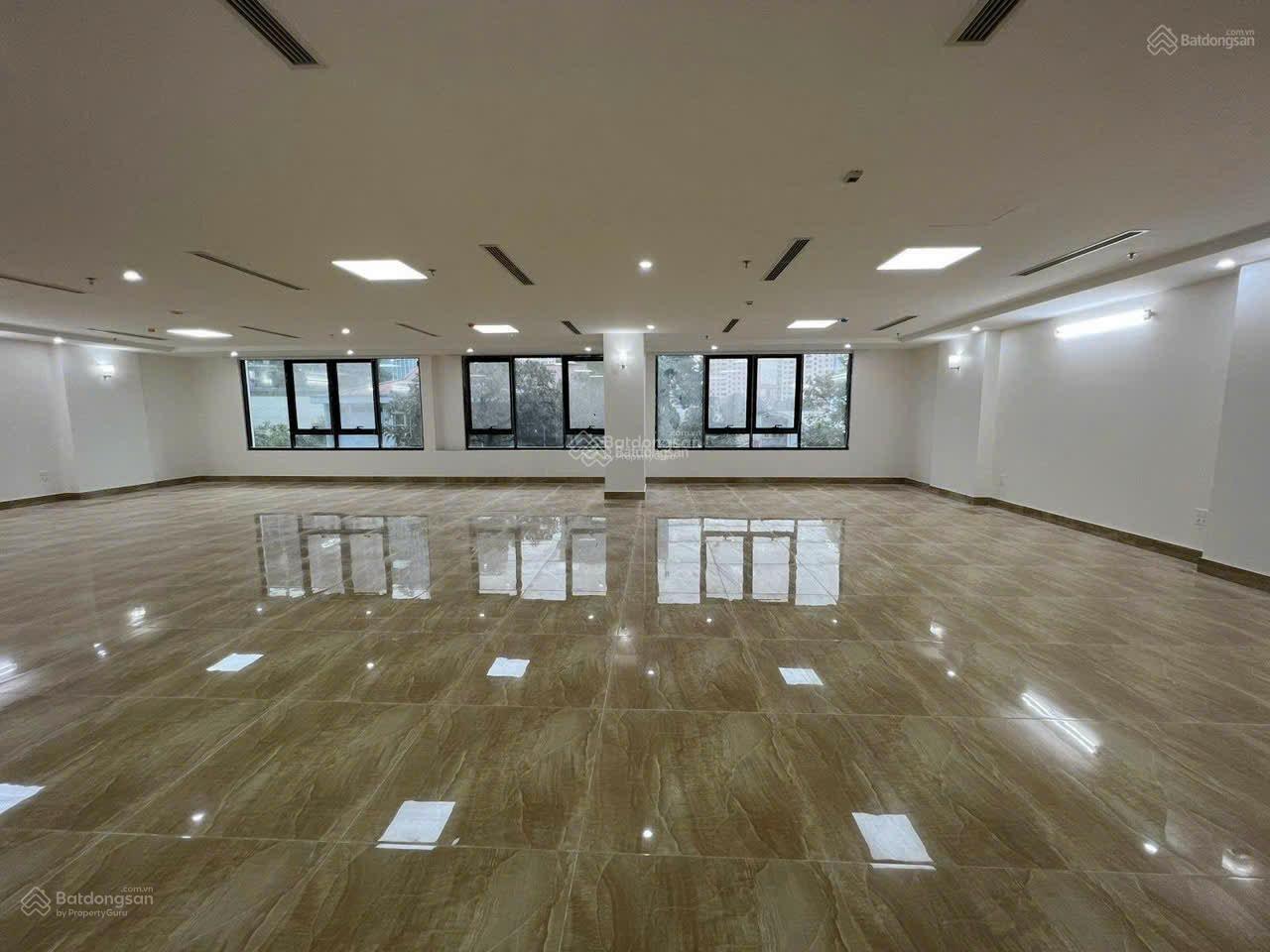 Chính chủ cho thuê nhà Võ Chí Công - Xuân La 90m x 7 tầng Thông Sàn Thang Máy MT 8M GIÁ 48tr