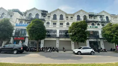 Bán liền kề Sao Biển diện tích 67.5m2 xây 5 tầng vị trí siêu đẹp đối diện công viên, gần trường học