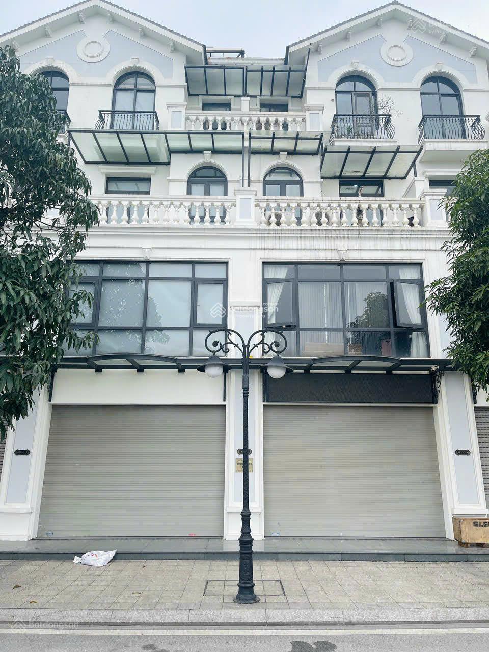 Bán liền kề Sao Biển diện tích 67.5m2 xây 5 tầng vị trí siêu đẹp đối diện công viên, gần trường học