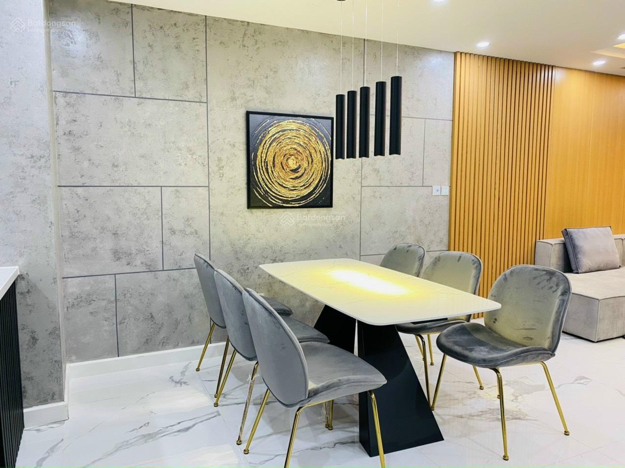 Em cần cho thuê gấp 2 phòng ngủ đầy đủ đồ sang trọng tại Sunshine Center 16 Phạm Hùng, Mỹ Đình