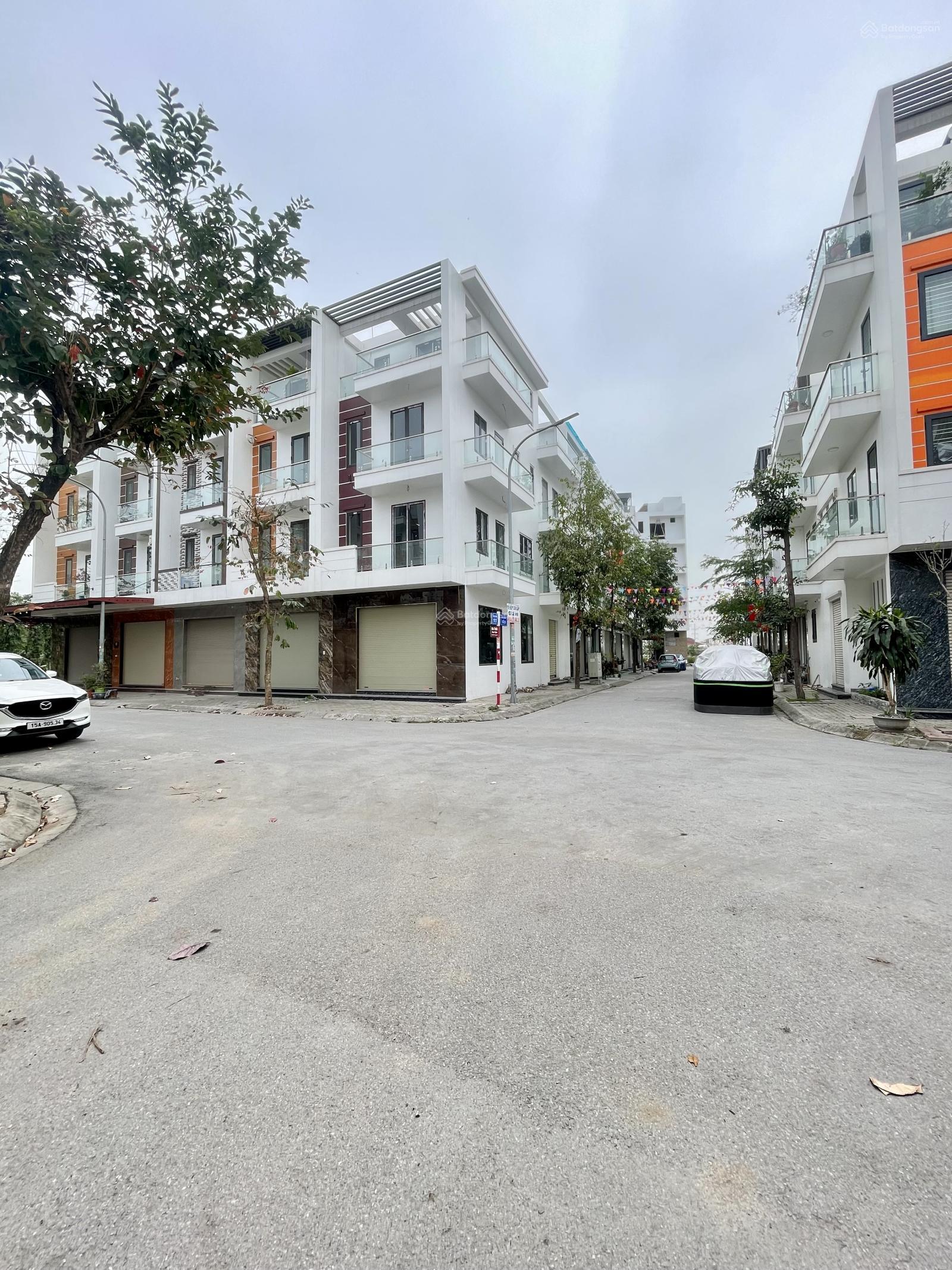 Chính chủ cần bán căn góc đẹp nhất khu đô thị Him Lam Hùng Vương. Liên hệ: 0357 864 ***