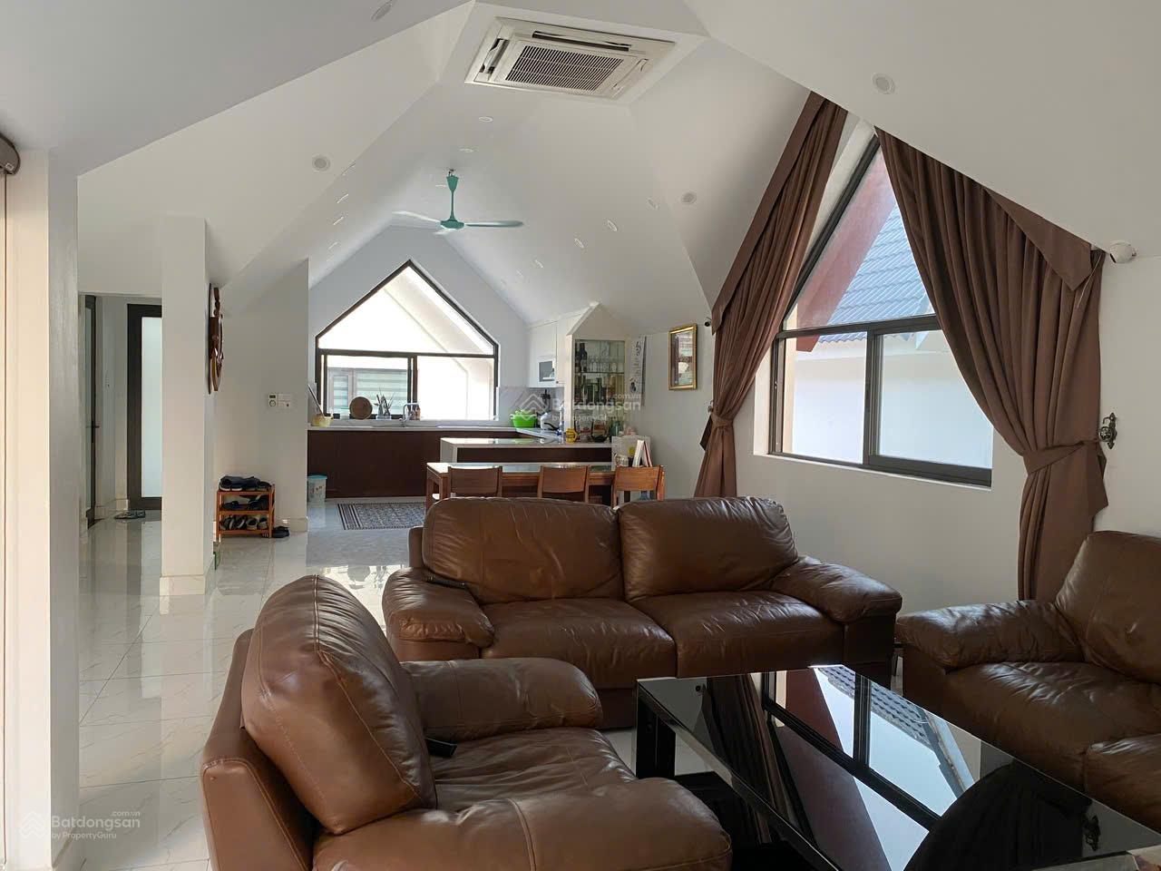 Cho thuê căn góc biệt thự An Khang Nam Cường, Dương Nội. DT 202m2, có thang máy vị trí đẹp. Giá tốt