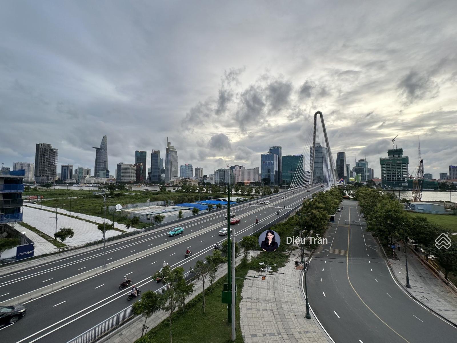 The Galleria: Bán căn 3PN vị trí góc, nội thất cơ bản, view trực diện Quận 1, Cầu Ba Son 30 tỷ