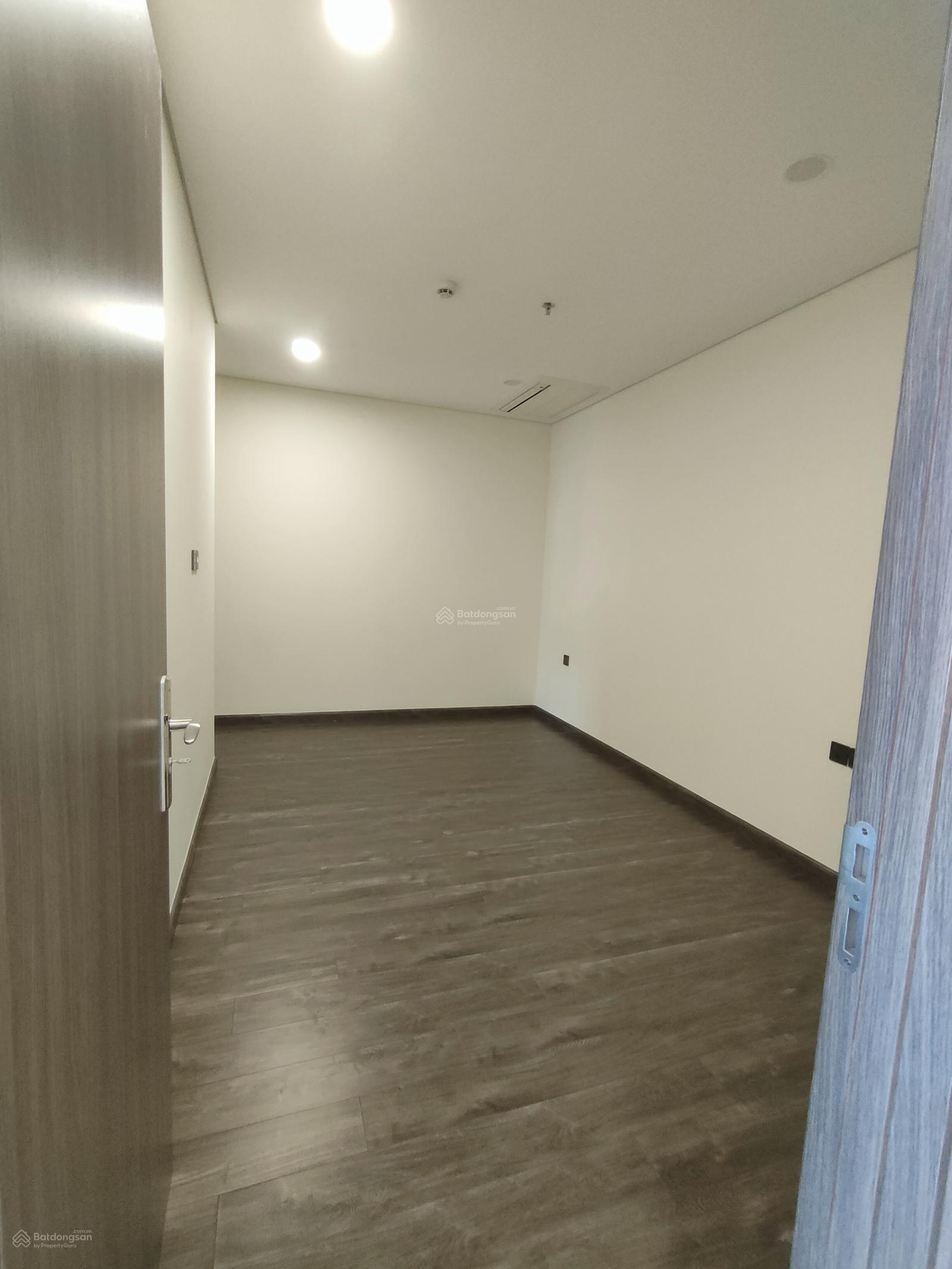 Cần cho thuê căn 3PN view Hồ Tây siêu đẹp, ảnh chuẩn căn hộ 100% toà cao cấp N01T7 Han Jardin. 17tr