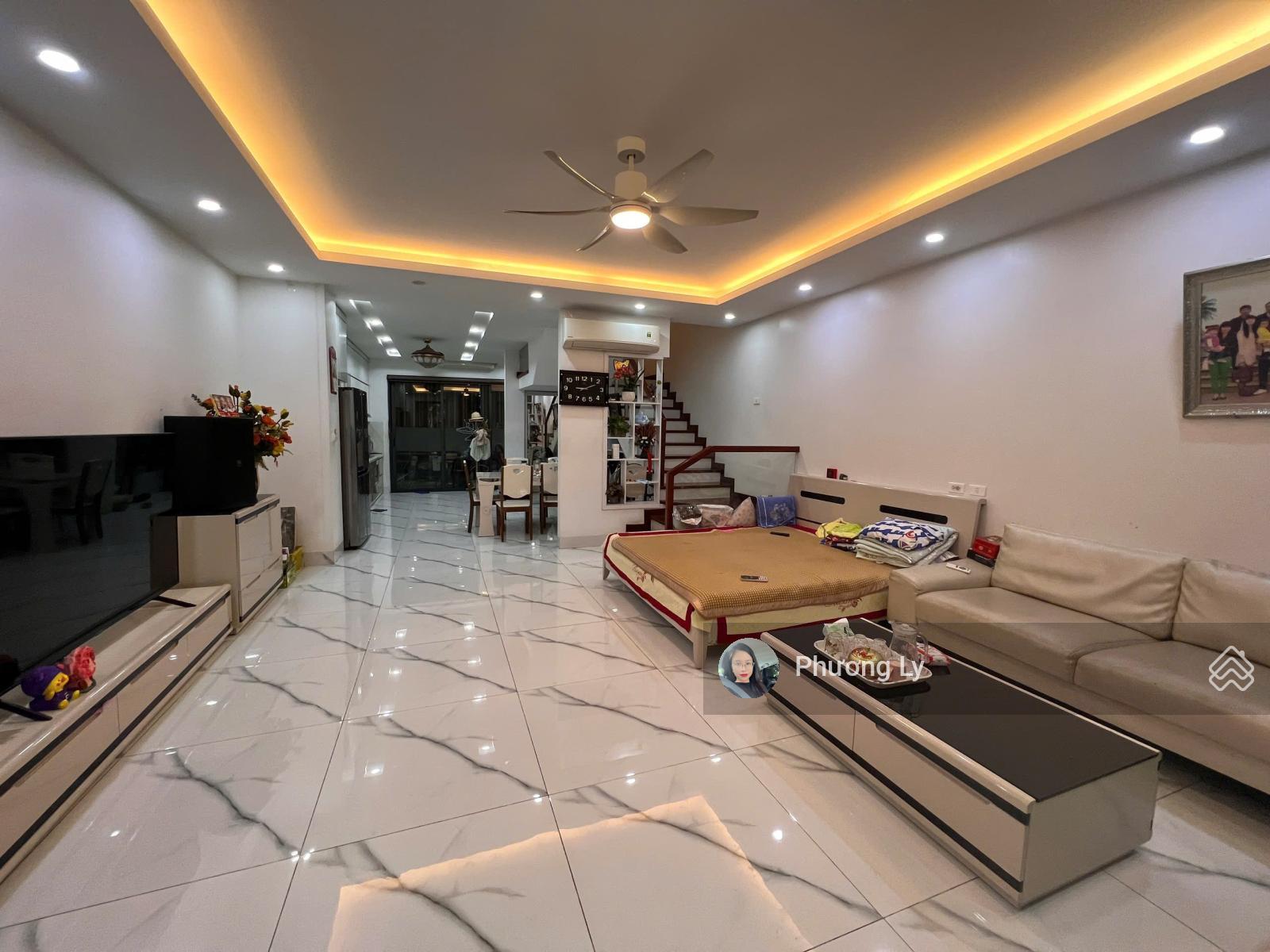 Chính chủ cần bán căn liền kề Gamuda, nhà full NT. Giá bán 33.8 tỷ. LH: 0941 670 ***