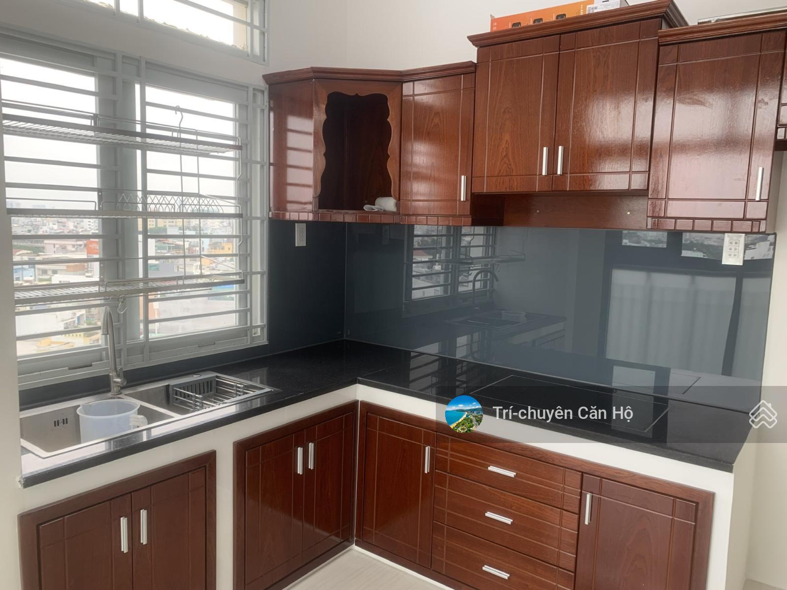 Bán chung cư 312 Lạc Long Quân Q11, căn 2PN nhiều loại diện tích, giá từ 2.5 tỷ. LH 0938 910 *** Trí