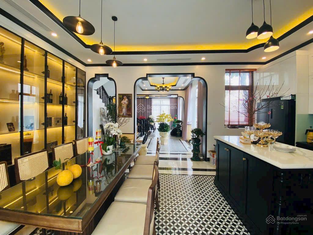 Chính chủ bán nhà lô góc, mặt phố Nguyễn Khánh Toàn, Cầu Giấy, Hà Nội, DT 130m2, 10 tầng, 79 tỷ
