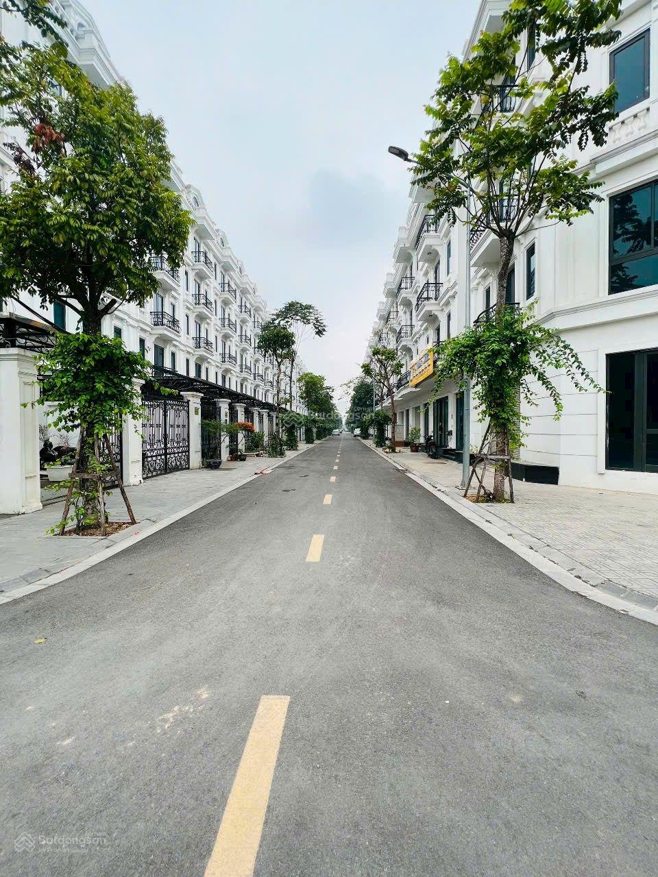 Tôi cần bán nhanh căn nhà dự án Kiến Hưng Luxury - Hà Đông 68m2 giá 17,5 tỷ