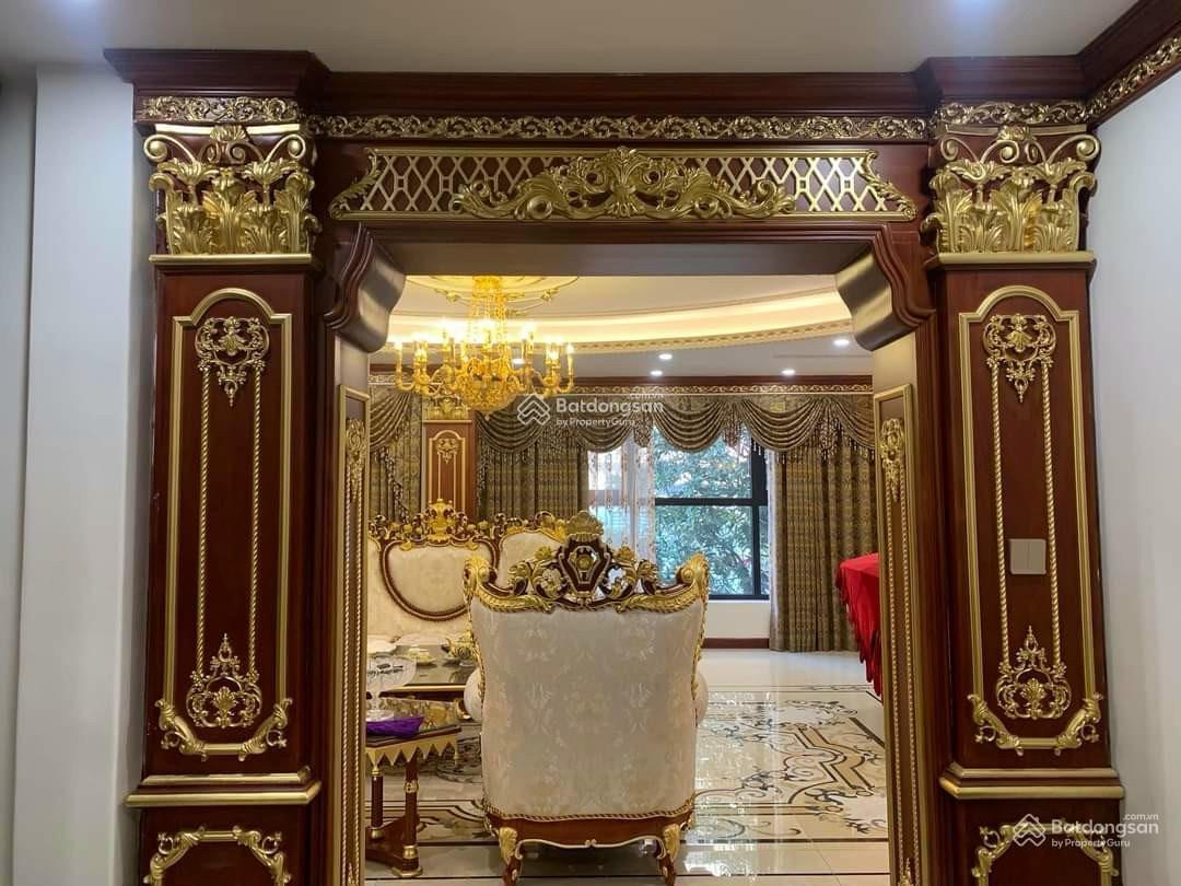 Bán gấp BT Dịch Vọng cạnh công viên Cầu Giấy 85 tỷ 306m2 MT 15m xây 4T nổi 1 hầm đường hè 12m
