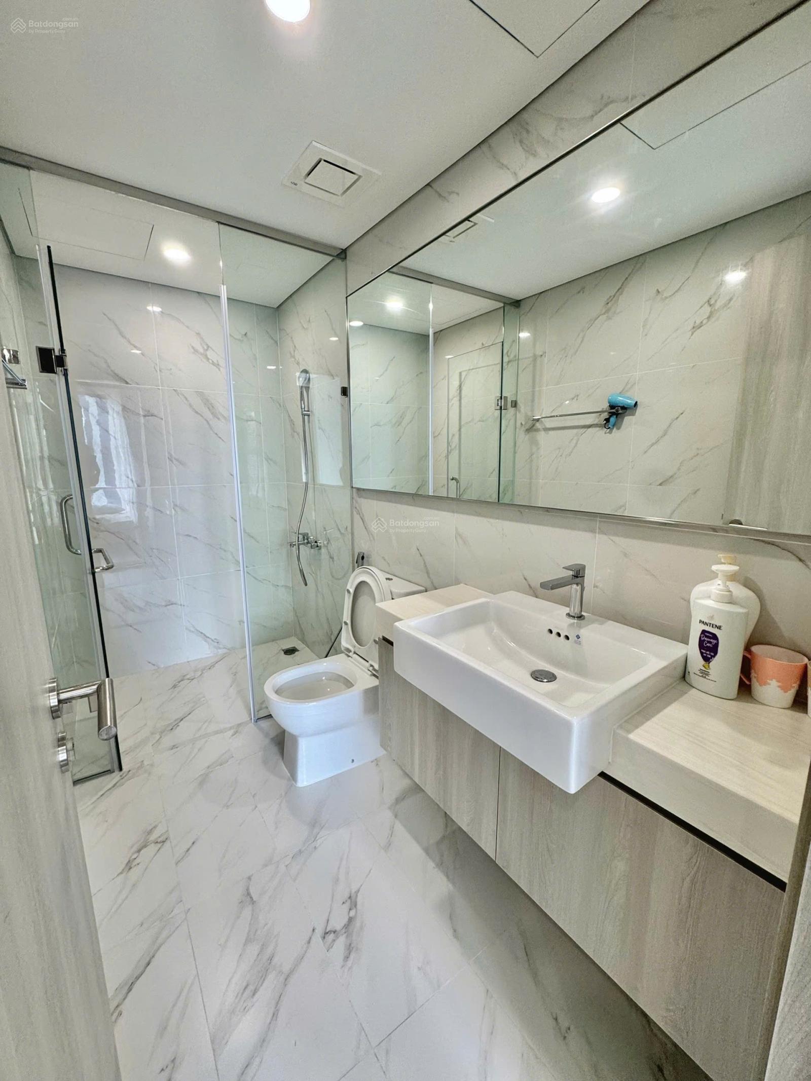Chính chủ bán cắt lỗ căn góc view hồ 2PN + 1 DT 63.72m2, giá 5 tỷ toà cao cấp Masteri West Heights Chính chủ bán cắt lỗ căn góc view hồ 2PN + 1 DT 63.72m2, giá 5 tỷ toà cao cấp Masteri West Heights