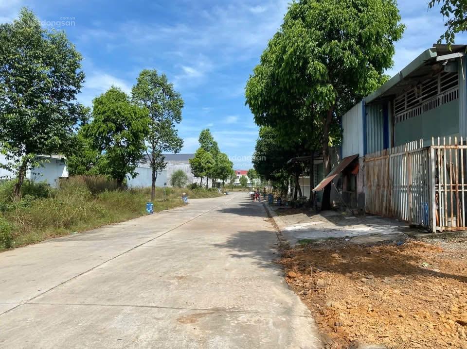 Bán lô góc 2 mặt tiền Mỹ Phước 3, vị trí kinh doanh buôn bán giá rẻ ngang lô thường