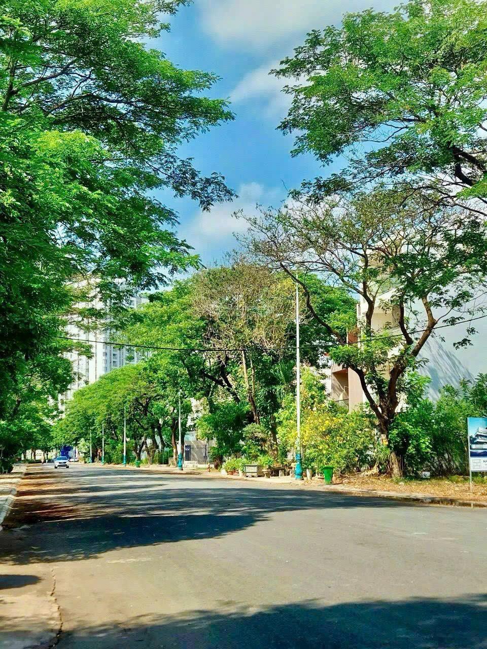 Bán đất mặt tiền Vũ Phương Đề (20m) Villa Thủ Thiêm giá tốt. DT 305m2 (ngang 14m) giá 180 tr/m2