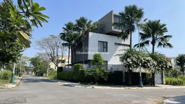 Bán đất mặt tiền Vũ Phương Đề (20m) Villa Thủ Thiêm giá tốt. DT 305m2 (ngang 14m) giá 180 tr/m2