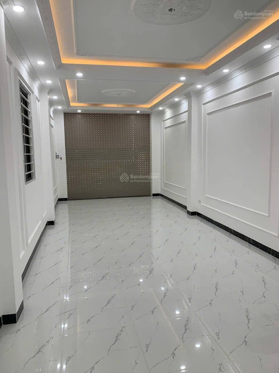 Bán nhà mặt phố kinh doanh sầm uất tại Vĩnh Quỳnh Thanh Trì Hà Nội 40m2 x 5 tầng