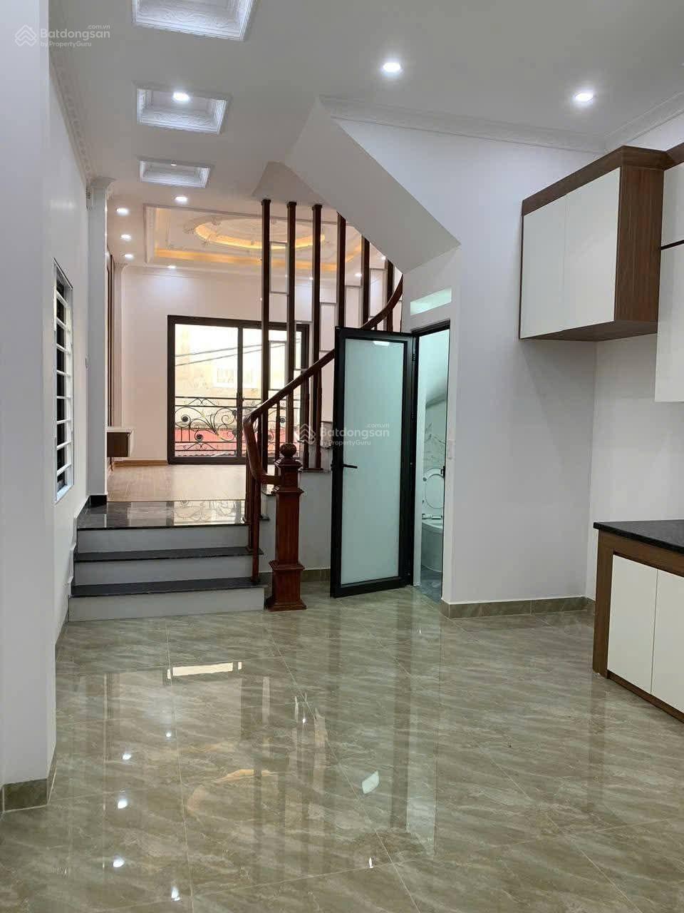Bán nhà mặt phố kinh doanh sầm uất tại Vĩnh Quỳnh Thanh Trì Hà Nội 40m2 x 5 tầng