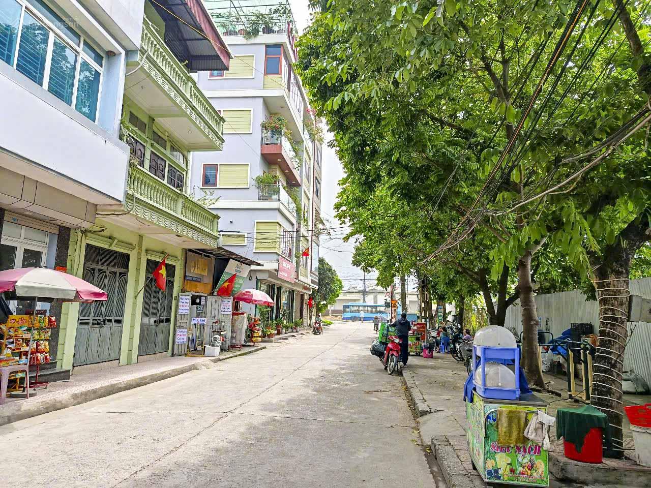 BÁN ĐẤT LIÊN NINH THANH TRÌ Ô TÔ ĐỖ CỬA, 2 MẶT THOÁNG - TẶNG NHÀ NGAY - 40M - 2.5 TỶ
