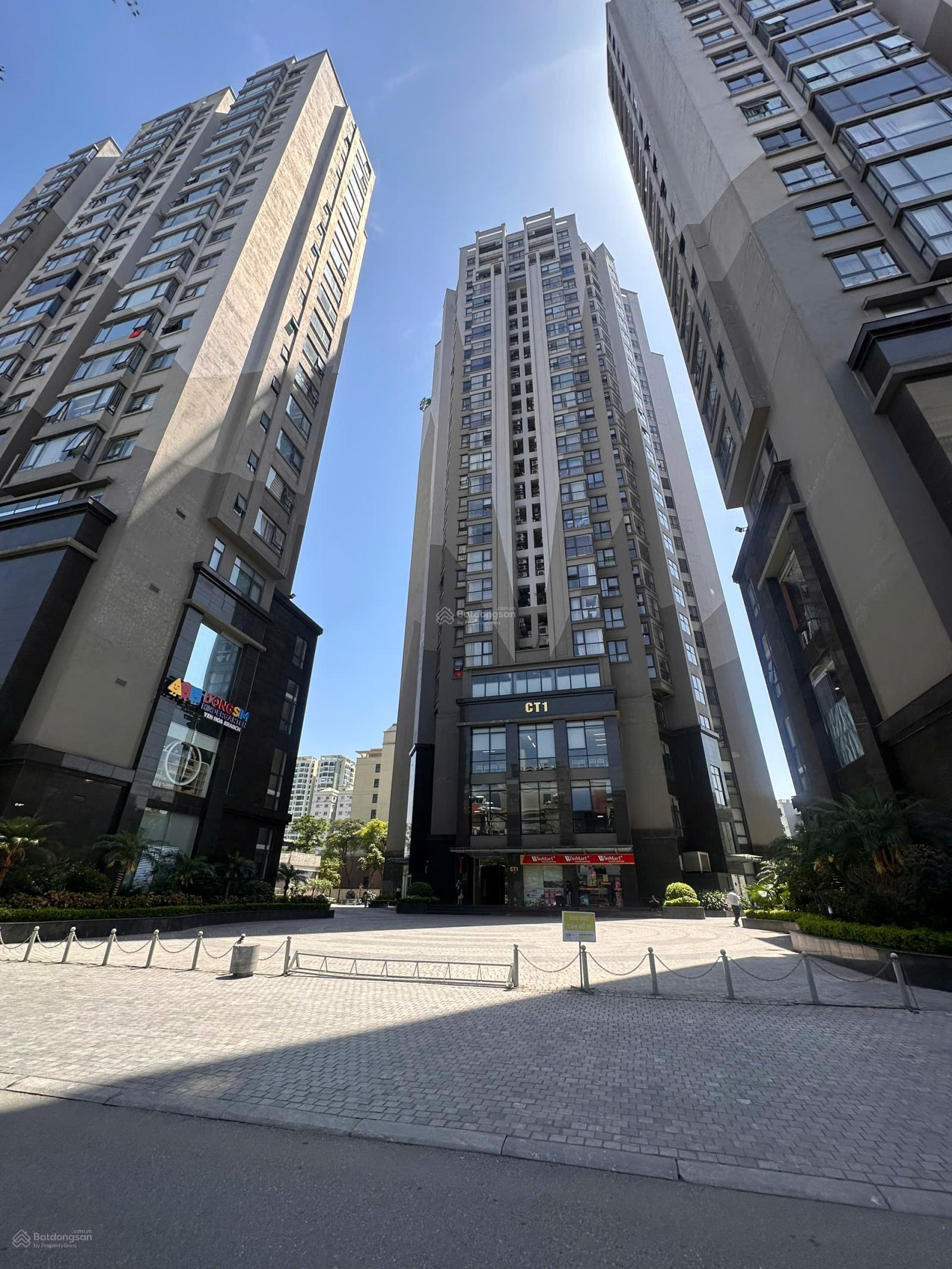 Chính chủ bán căn hộ 804 E4 Yên Hoà Park View DT 45,7m2 có 1PN 1WC, nhà đầy đủ nội thất