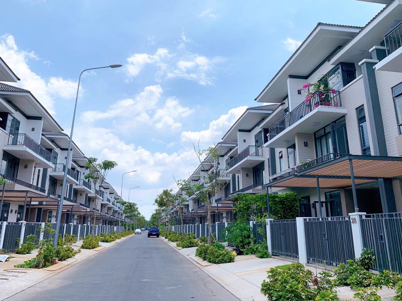 Bán nhà phố liền kề Lavila Phước Kiển, Nam Sài Gòn. Giá từ 11,8 tỷ - 15 tỷ. LH 0911 199 *** Bán nhà phố liền kề Lavila Phước Kiển, Nam Sài Gòn. Giá từ 11,8 tỷ - 15 tỷ. LH 0911 199 ***