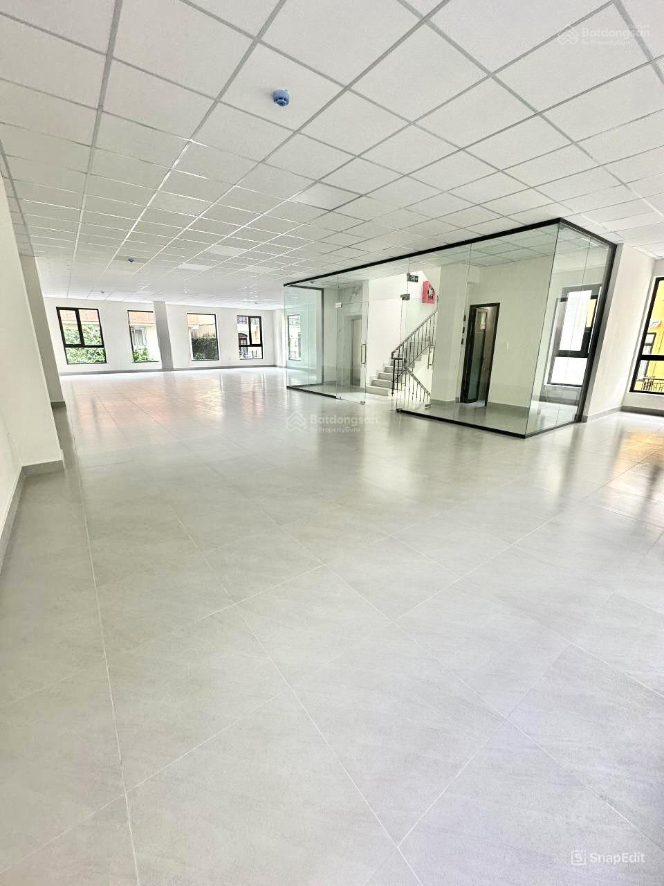 Dòng tiền gần 5%/năm, Bán Tòa nhà Hầm 7 tầng đường Yên Thế DT: 15x30m Giá 89 tỷ TL mạnh