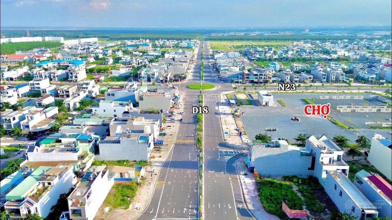 Chuẩn bị đóng lãi. Nên tôi bán gấp lô 125m2. Đối diện chợ TDC. 2,1 tỷ có sổ xây tự do. TC 100%