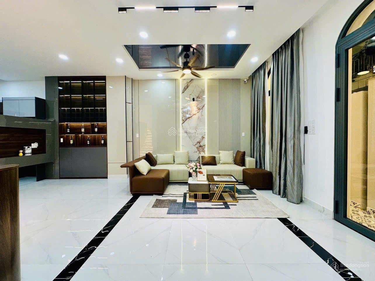 Bán nhà Mt Vĩnh Viễn 7 tầng thang máy cách Nguyễn Tri Phương chỉ 50m vị trí kinh doanh đắc địa