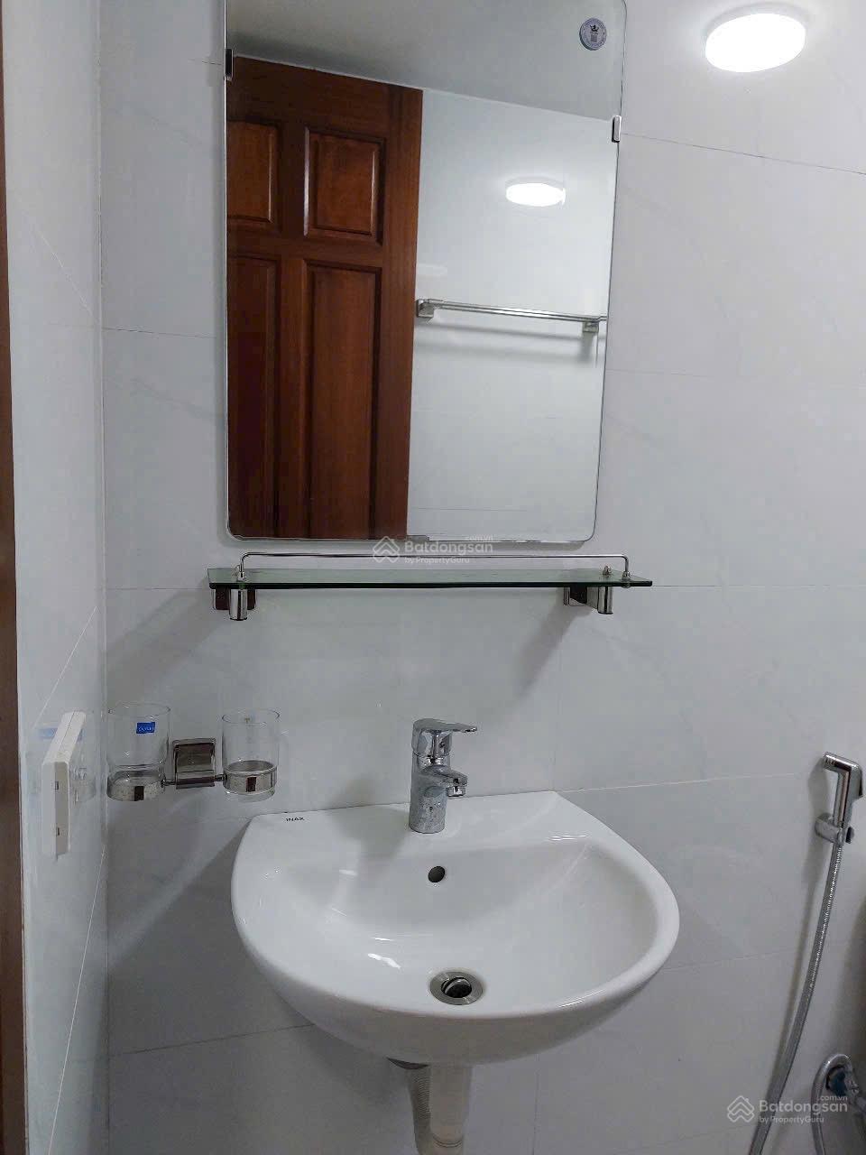Rẻ hơn đất dịch vụ mấy tỉ bạc
Nhà liền kề Đô Nghĩa / hoàn thiện dùng ngay được 4.5 tầng
Giá 11.x tỷ