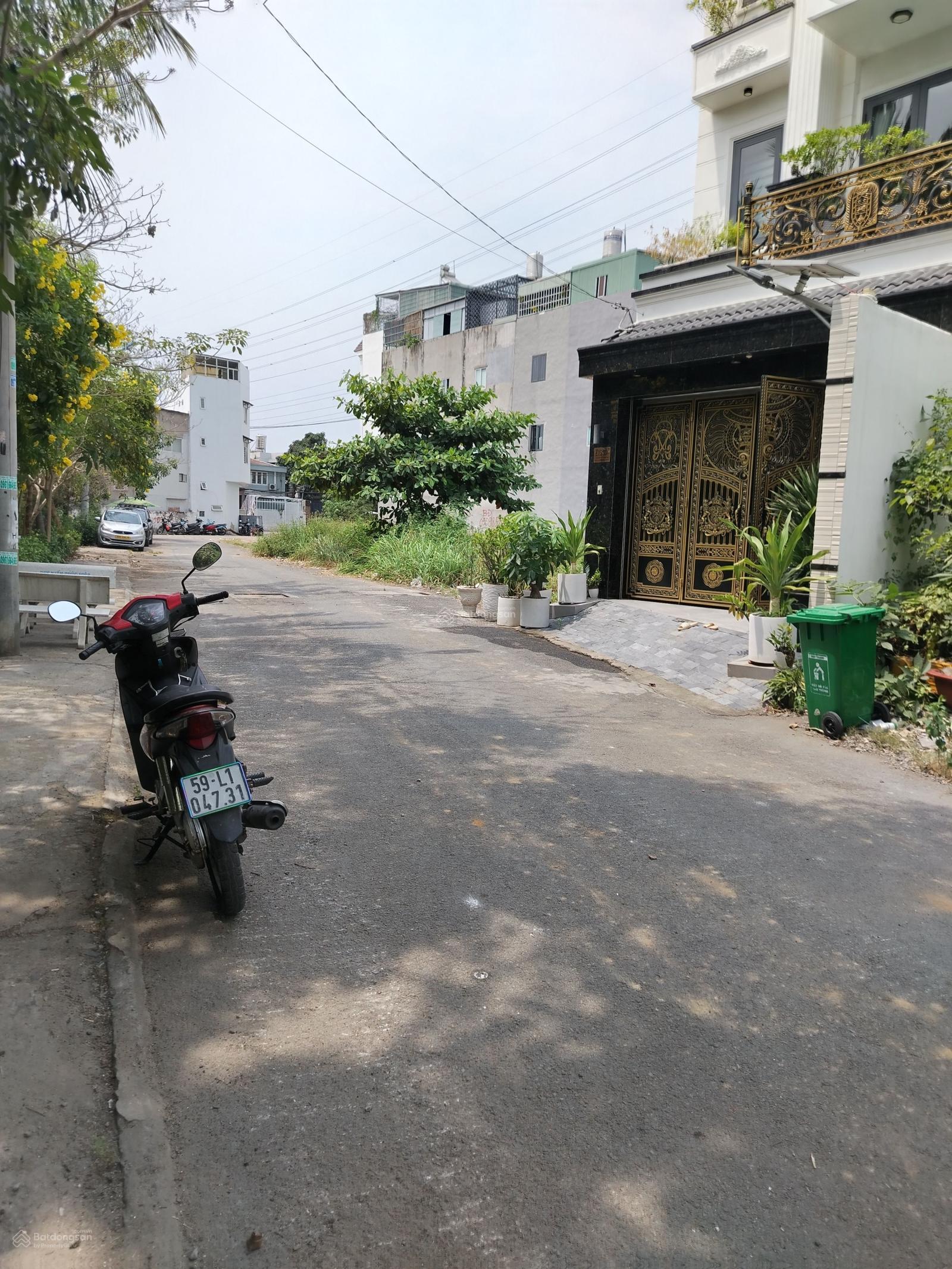 Bán lô đất Quốc Lộ 50 đường Bờ Bao, xã Phong Phú, Bình Chánh - xây dựng tự do - Sổ đỏ CN, 6tỷ3