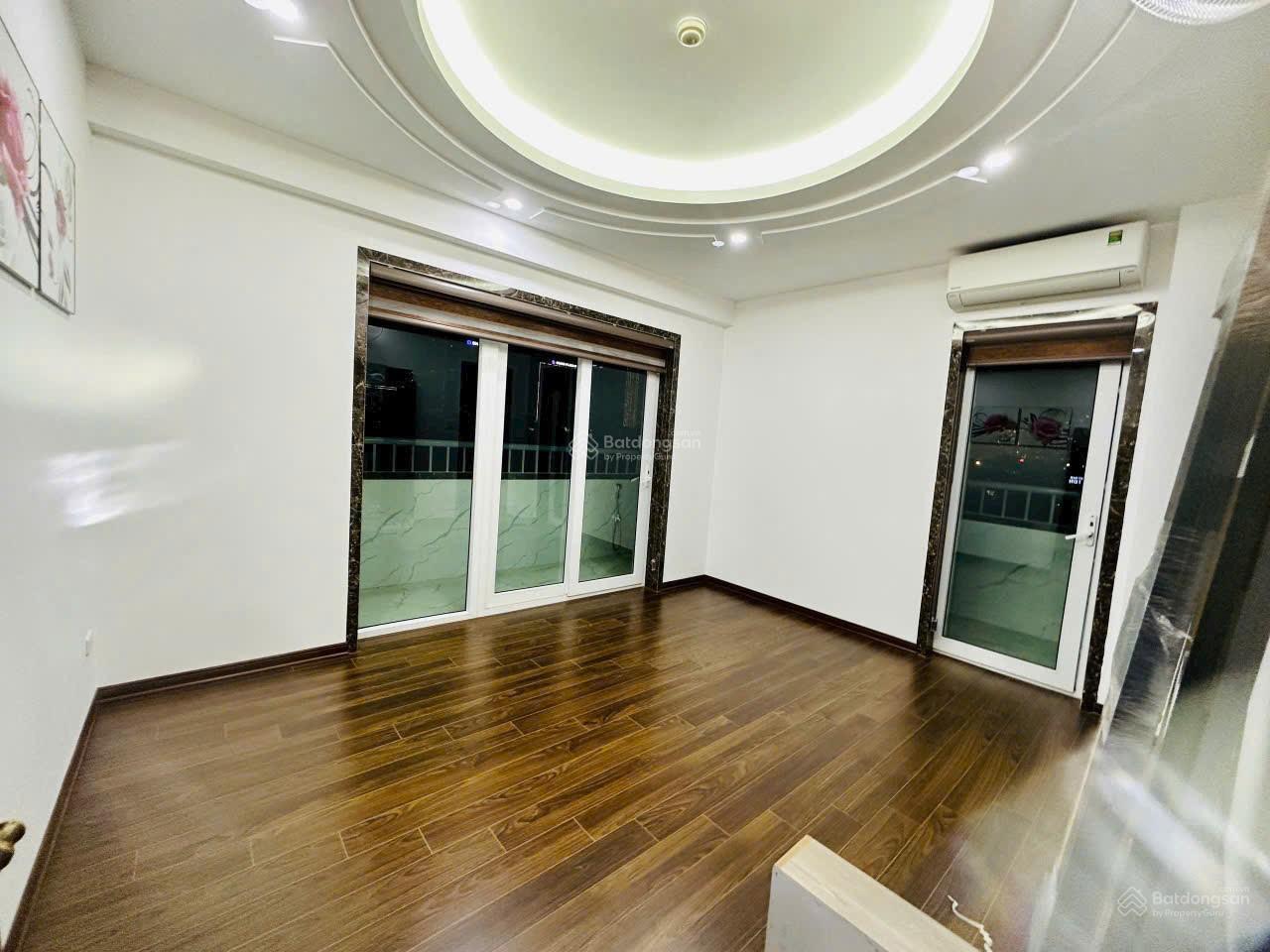 Bán căn hộ chung cư tòa GP Building 170 Đê La Thành, 142,7m2, 3PN, 2WC, giá 9,275 tỷ