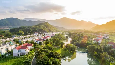 Hàng hiếm - bán căn biệt thự đơn lập 450m2 view Suối tại dự án Xanh Villas đã hoàn thiện nội thất
