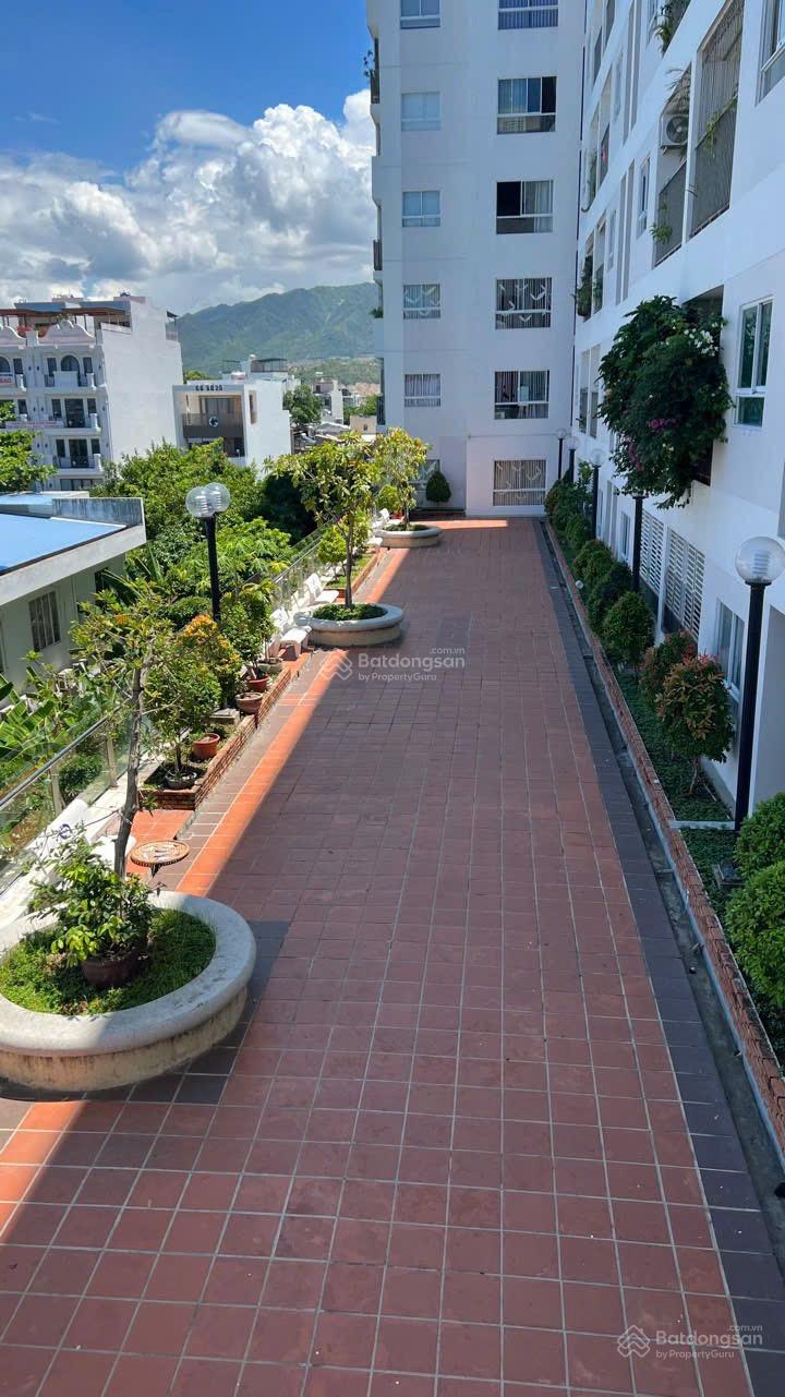 Bán căn hộ 65 m2, 2 PN, 1 WC, lầu thấp view mát, full nội thất giá chỉ 2,75 tỷ rẻ nhất toà Bán căn hộ 65 m2, 2 PN, 1 WC, lầu thấp view mát, full nội thất giá chỉ 2,75 tỷ rẻ nhất toà