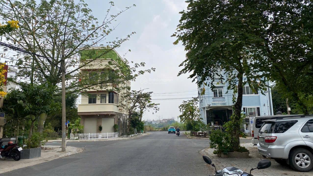 Cần bán gấp lô đất khu dân cư số 1. Vị trí sát chợ Thạnh Mỹ Lợi. DT 6x17.5m (105m2) giá 14.3 tỷ.