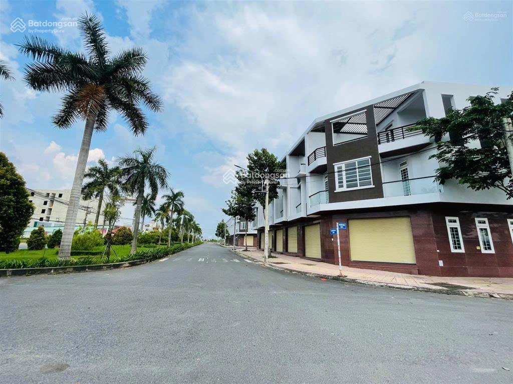 Trả nợ gấp. Nên tôi cần bán nhanh lô 90m2 sát chợ. Khu D2D Giá 1,95tỷ đất kinh doanh có sổ TC 100%.