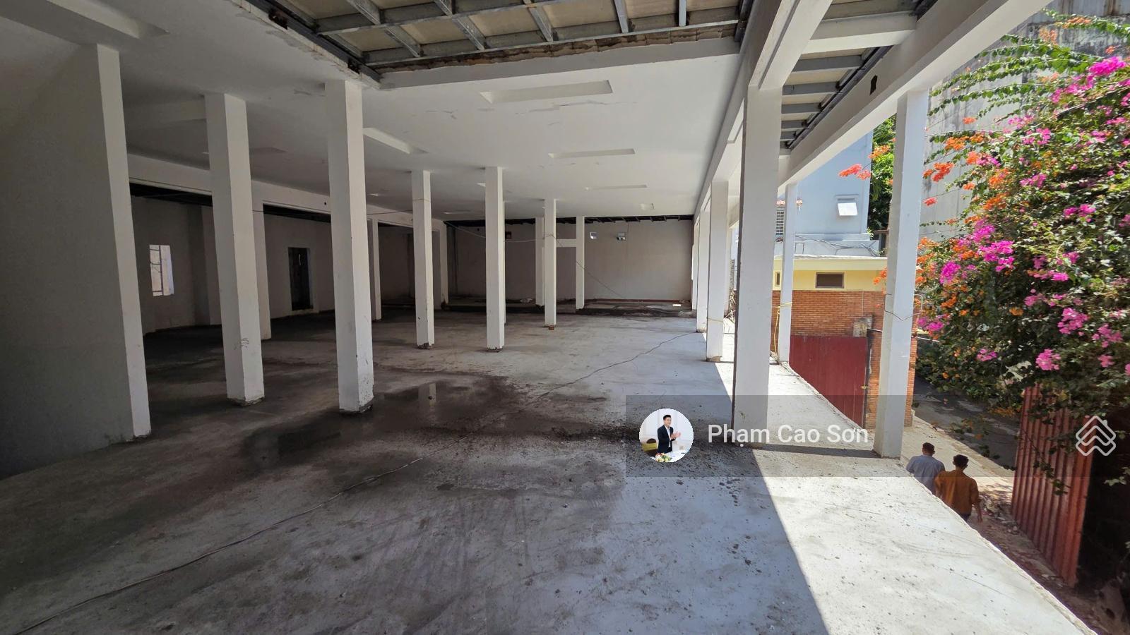 Tòa nhà trung tâm thương mại hơn 4.400m2 - 3 cổng ngay hồ con Rùa Số 34 Phạm Ngọc Thạch, Quận 3