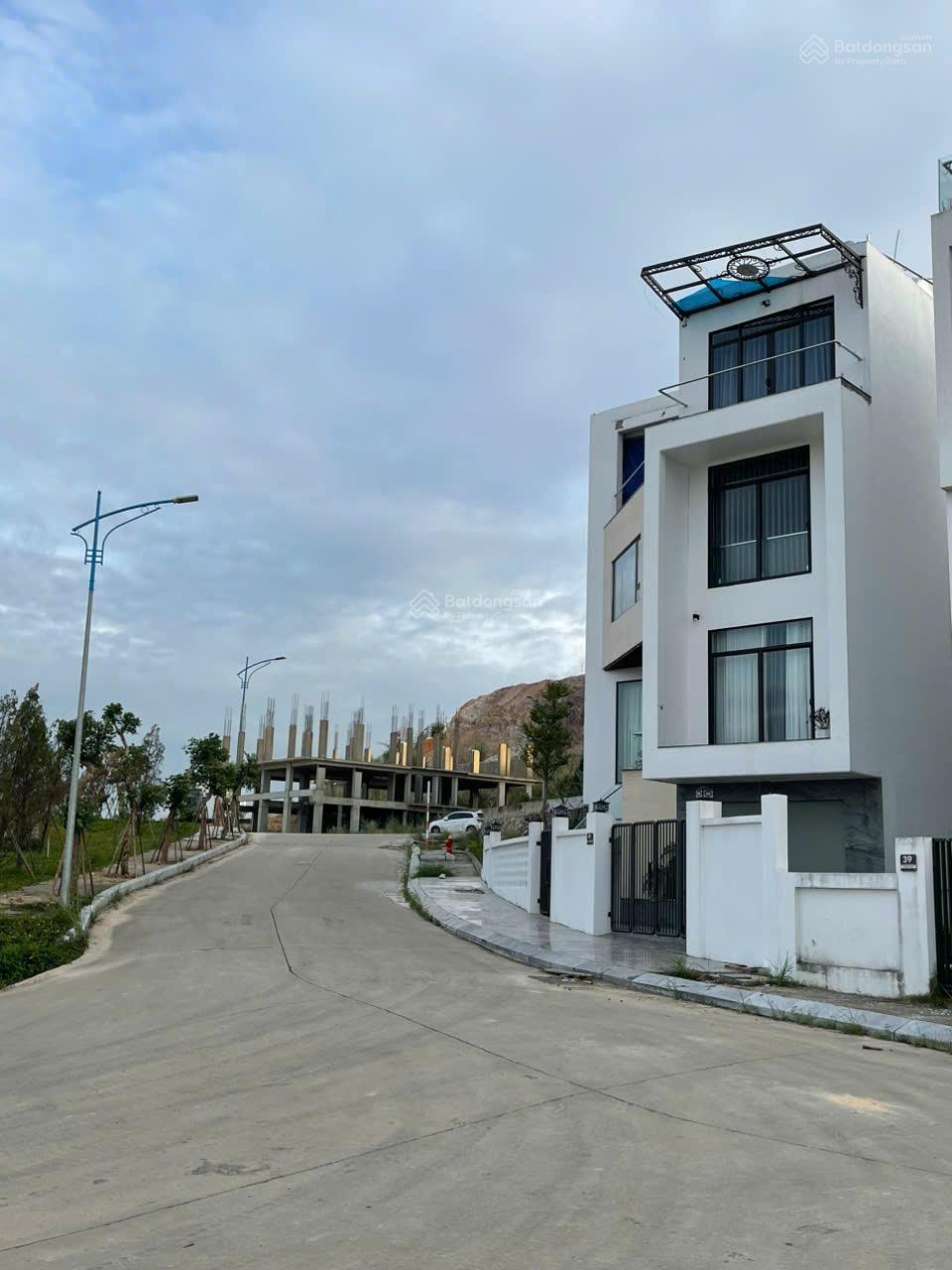 Bán nhanh căn biệt thự song lập Monoco Hạ Long 4 tầng - giá 8,6 tỷ