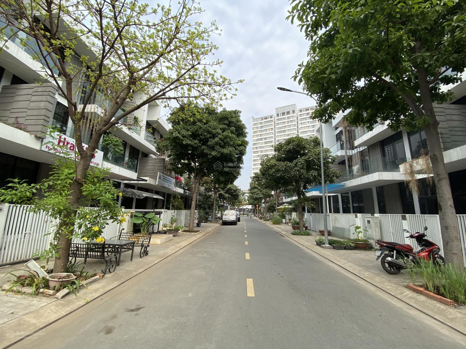 Hùng Cát Lái - Bán nhà phố Citi Bella 1, DT 86m2, 2 MT Đường 12m và công viên, 4 PN, Giá 8 tỷ Hùng Cát Lái - Bán nhà phố Citi Bella 1, DT 86m2, 2 MT Đường 12m và công viên, 4 PN, Giá 8 tỷ
