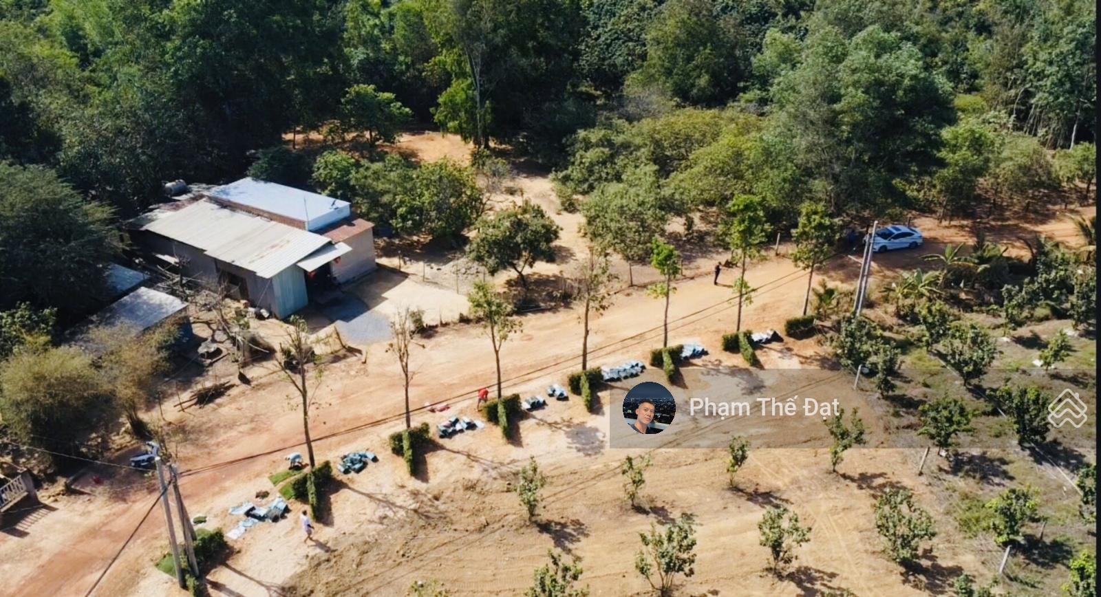 Cần bán lô đất đẹp sổ riêng, diện tích nhỏ cực hiếm. DT: 5x23m thổ cư 100%. Call em Đạt nhận sổ