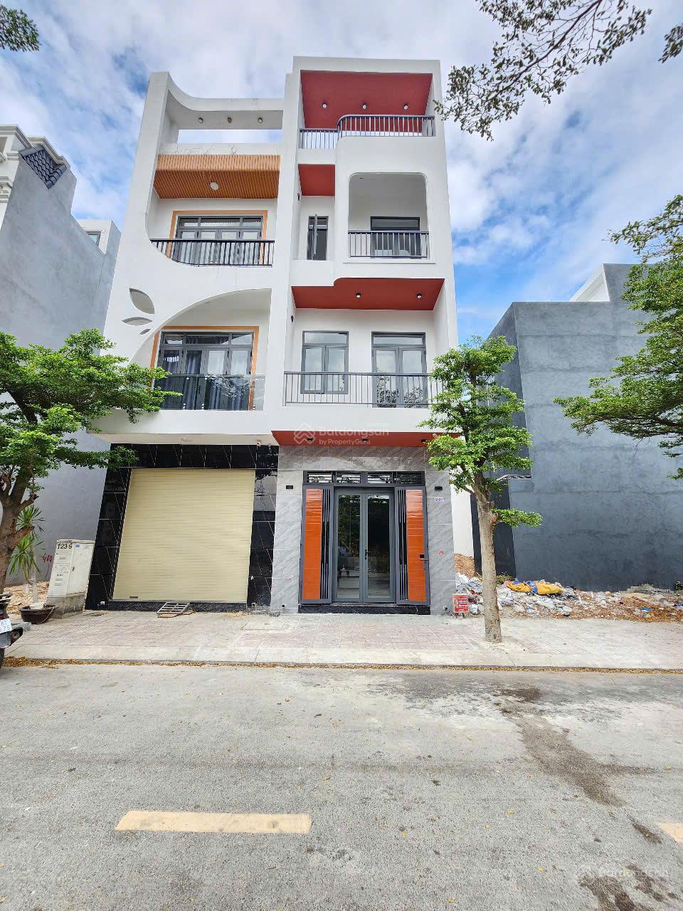 Bán nhà 1 trệt 2 lầu, KDC Lộc Phát Residence, P. Thuận Giao, TP. Thuận An