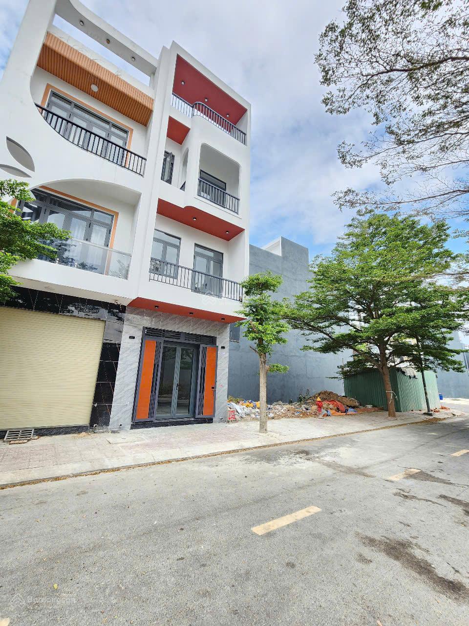 Bán nhà 1 trệt 2 lầu, KDC Lộc Phát Residence, P. Thuận Giao, TP. Thuận An