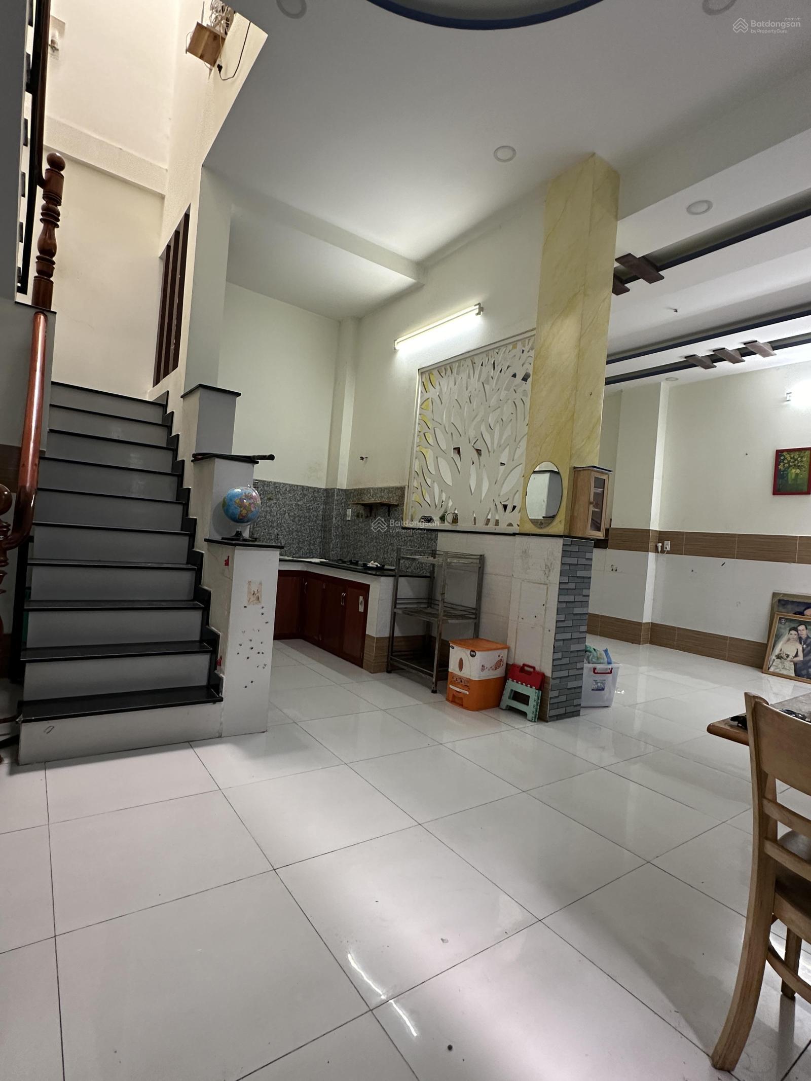 Bán nhà 64m2 2MT hẻm 2tấm đúc BTCT đường Trịnh Đình Trọng, Tân Phú