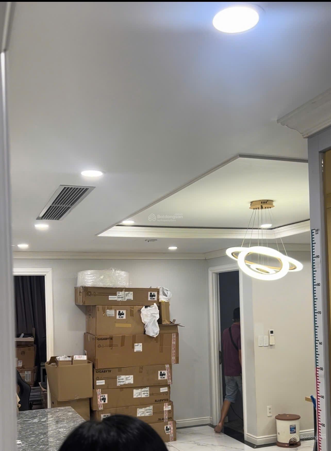 Bán căn hộ Screc Tower - Quận 3 ( 80m2 - 2pn - 2wc). Giá 4,1 tỷ. có sổ