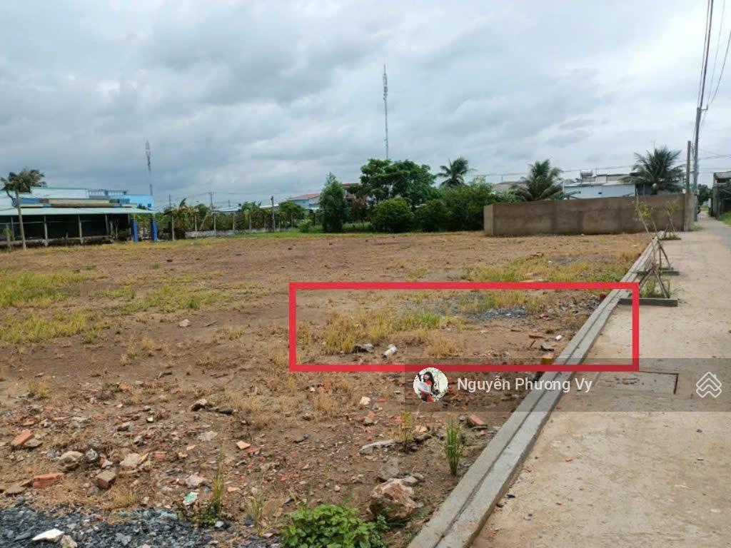 Chủ kẹt tiền cần bán gấp MT 100m2 tại Nguyễn Hữu Trí, Bến Lức, 715 triệu, SHR