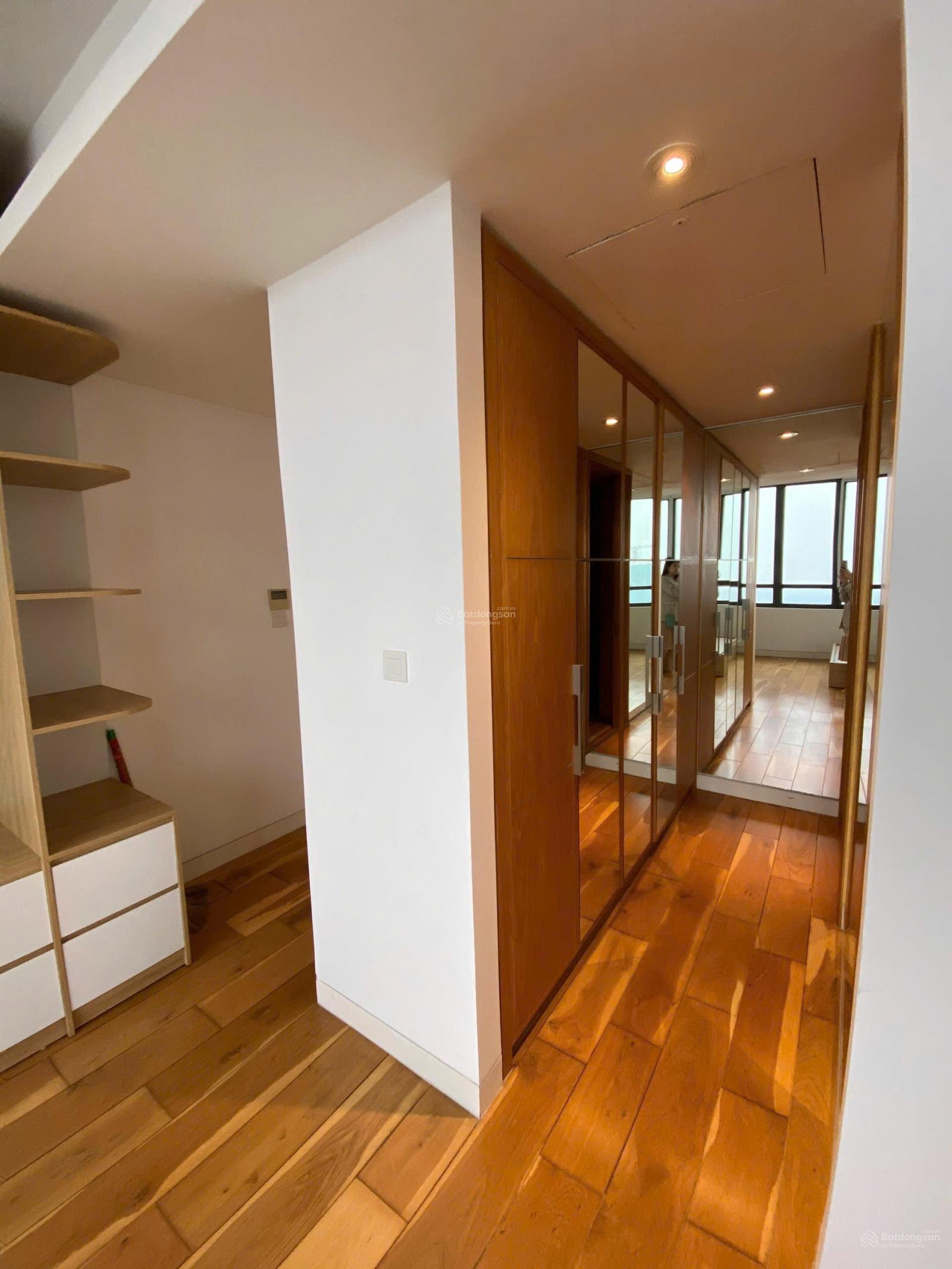 Em bán căn siêu đẹp Indochina Plaza 131m2 full đồ, sẵn sổ tầng cao view cực đẹp