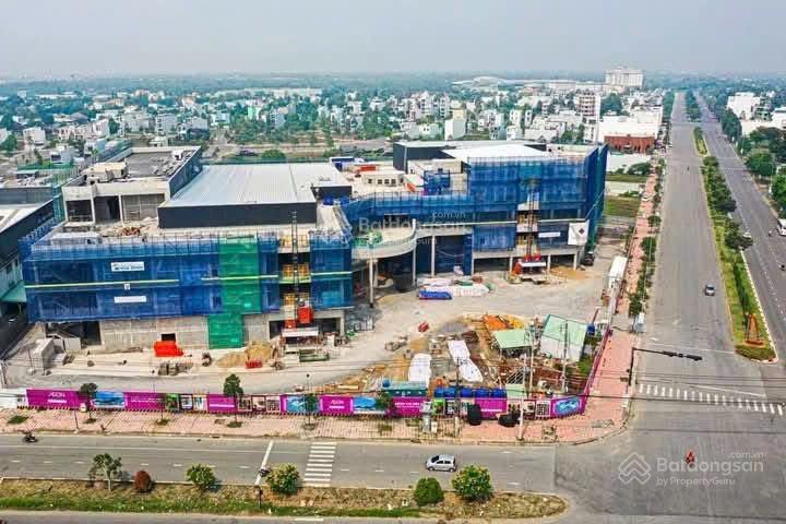 Bán nhanh căn nhà phố cách siêu thị Aeon Nhật bản 200m, 1 trệt 2 lầu nhận nhà ở ngay