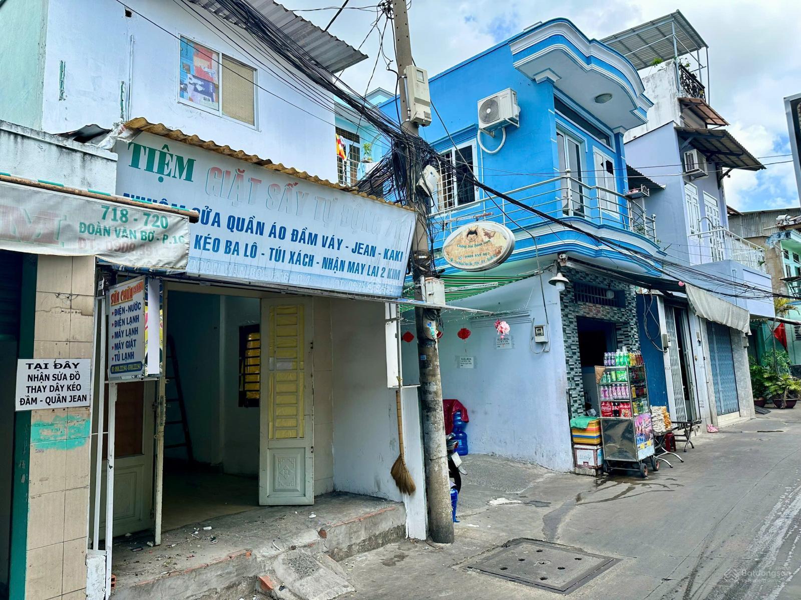 Chính chủ bán nhà cấp 4 MT Đoàn Văn Bơ, Quận 4, thích hợp kinh doanh và ở. LH 0903 870 ***